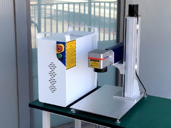 Fiber laser engraving machine